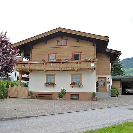 With Garden In The Salzburg Region Piesendorf
